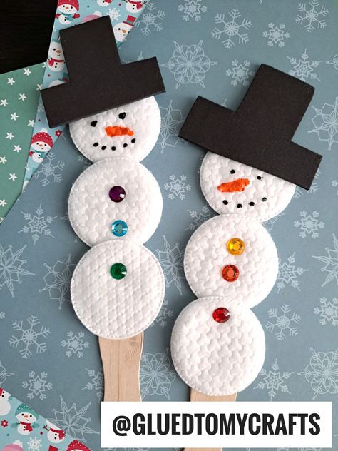 Easy Holiday Crafts For Preschoolers, Window Christmas Crafts For Kids, Winter Activities Preschool Crafts, School Age Winter Crafts, Arctic Crafts For Preschool, Parent Gift Ideas From Students, Easy Toddler Christmas Crafts For Gifts, Christmas Crafts And Activities For Kids, No Mess Christmas Crafts For Kids