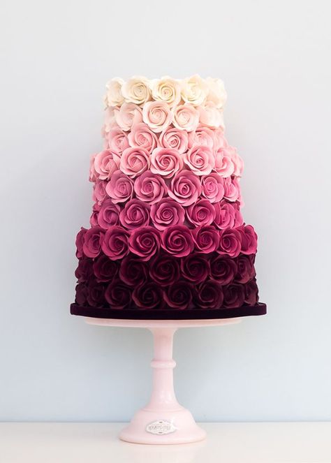 Dessert Bord, Kek Kahwin, Wedding Cake Ombre, Ombre Rose, London Cake, Wedding Cake Roses, Ombre Wedding, Ombre Cake, Wedding Cake Inspiration