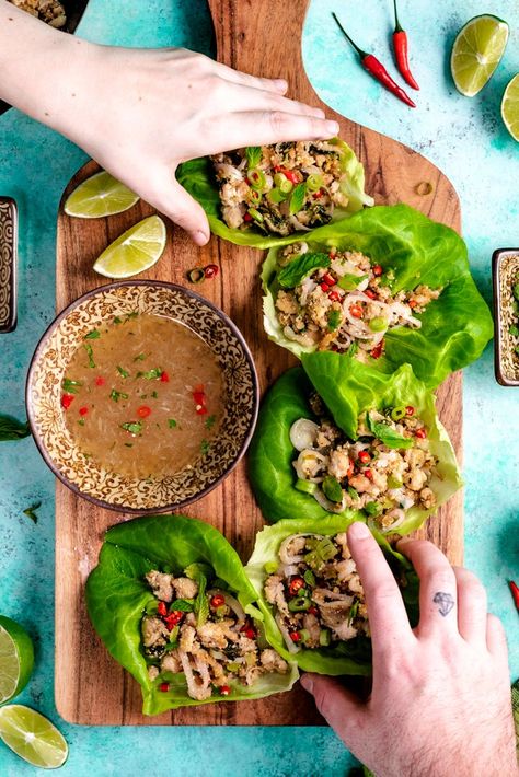 Larb Gai, Thai Chicken Lettuce Wraps, Restaurant Appetizers, Meat Salad, Chicken Lettuce Wraps, Thai Chicken, Curry Chicken Recipes, Chinese Dishes, Gluten Free Chicken