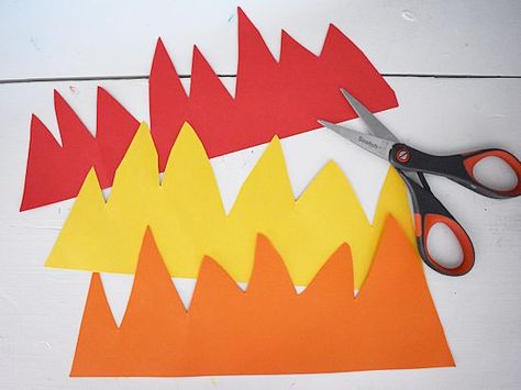 Olympic Theme Arts And Crafts, Diy Olympic Torch Craft, Olympic Torch Craft Preschool, Paper Torches Diy, Olympic Torch Craft For Kids, Olympic Torch Diy, Torch Craft For Kids, Diy Olympic Torch, Olympic Crafts For Kids