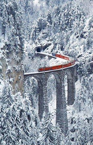 Snow Covered Mountains, Winters Tafereel, Bernina Express, Top Places To Travel, Winter Szenen, Chur, Snow Scenes, Winter Wonder, A Bridge