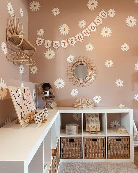 Boho Pink Toddler Room, Boho Shared Girls Room, Pink Daisy Bedroom, Boho Playroom Decor, Daisy Toddler Bedroom, Boho Daisy Bedroom, Daisy Bedroom Decor, Nude Nursery Room, Rattan Playroom