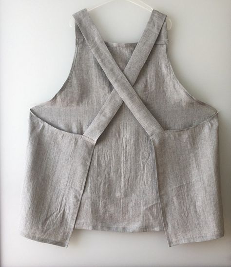 Linen Apron Pinafore, Ropa Upcycling, Apron Pinafore, Japanese Apron, Look Boho Chic, Pinafore Apron, Linen Fashion, Diy Sewing Clothes, Linen Apron