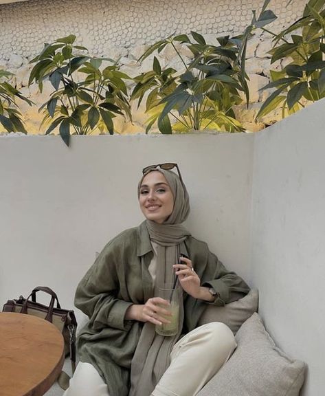 summer spring modest hijabi outfit hijab inspiration Green Top Hijab Outfit, Army Green Outfit Hijab, Hijab Outfit Inspiration, Olive Green Shirt Outfit, Coord Outfit, Hijabi Fashion Summer, Modest Hijabi Outfits, Green Shirt Outfits, Summer Hijab