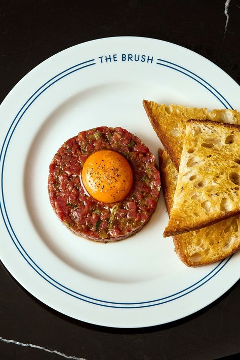 The flavours of Sri Lanka never cease to impress Londoners, but there's always space for a new Italian or a nod to the grand cafes of Europe...  Read this issue's 'table talk' for the latest roll call of must-try restaurants.  Steak tartare, The Brush Grand Cafe  📸 Charlie McKay 🖊️ Alex Mead  #foodandtravel #tabletalk #restaurants Tartare Recipe, Steak Tartare, Bistro Food, Table Talk, Beautiful Food, Diy Food Recipes, I Love Food, Diy Food, Yummy Drinks