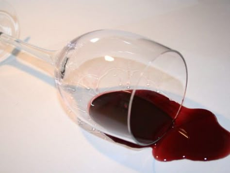 Red Wine Stains, Red Liquid, Spilled Wine, Carpet Cleaning Hacks, Cheap Carpet, Wine Stains, Household Cleaning Tips, Red Aesthetic, How To Clean Carpet