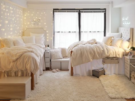 farmhouse dorm room farmhouse dorm room  ideas farmhouse dorm room  decor dorm room designs farmhouse western dorm room ideas farmhouse boho farmhouse dorm room Tan And White Dorm Room, Dorm Room Ideas Clean Girl, Cosy Dorm Room, Clean Girl Dorm Room, White And Gold Dorm Room, Dorm Room Ideas White, Country Dorm Room Ideas, Beige Dorm Room, Farmhouse Dorm Room