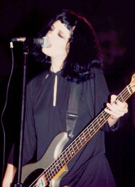 Concrete Blonde Concrete Blonde Band, Johnette Napolitano, Guitarist Girl, Wave Photos, Concrete Blonde, Blonde Album, Feminist Literature, Lost Control, Women Of Rock