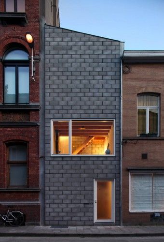 House 12k / Dierendonck Blancke Architecten | ArchDaily Architecture Wallpaper, Narrow House, Design Exterior, Row House, Terrace House, Facades, Residential Architecture, Apartment Building, Contemporary Architecture