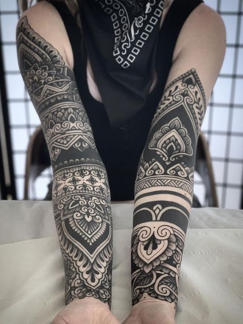 Ornamental Mandala Tattoo, Jack Peppiette, Spiritual Hand, Mandala Arm Tattoos, Mandala Tattoo Sleeve, Tatuagem Masculina Pequena, Manga Tattoo, Diamond Tattoos, 4 Tattoo