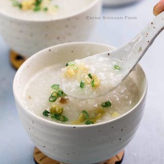 How to Make Congee (Rice Porridge) Easy Congee Recipe, Congee Recipe, Rice Congee, Calm Mood, Sichuan Food, Asian Candy, Arroz Frito, Porridge Recipes, Rice Porridge