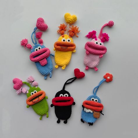 Crochet Key Pouch, Crochet Key Holder Pattern Free, Crochet Fathers Day Gift, Key Holder Crochet, Crochet Key Holder, Key Crochet, Cute Key Holder, Crochet Key Cover, Crochet Monsters