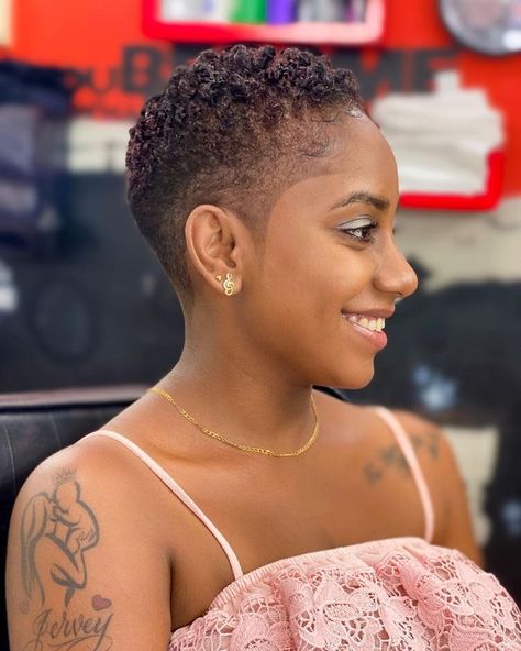 The Best 60 Low Fade Hairstyles for Women Over 20’s and 30’s – OD9JASTYLES Low Fades For Women Natural Hair, Low Taper Fade Haircut Women, Low Cut Hairstyles For Black Women, Low Haircut For Black Women, Bald Fade Women Black, Low Cut Hair Black Women, Fade Haircut Women, Low Cut Hairstyles, Tapered Twa