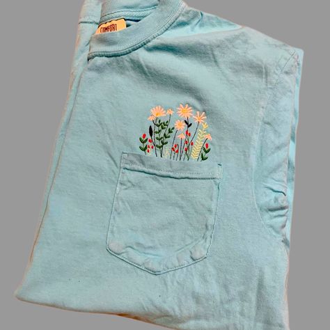 Embroidered Pocket Tees, Embroidery Designs For Tshirts, Embroidered T Shirt Ideas, Embroidery Shirt Ideas, T Shirt Embroidery Ideas, Machine Embroidery Inspiration, Embroidery On Tshirt, Embroidery Inspiration Clothing, Embroidery Shirt Designs