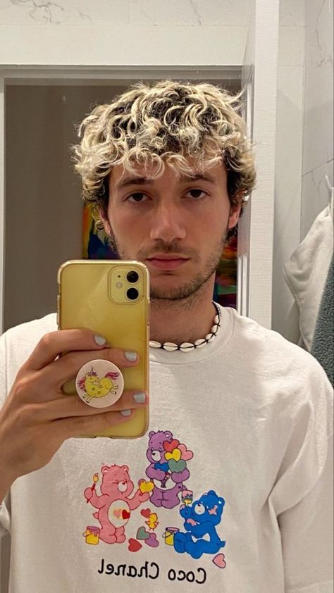 Frosted Tips Hair Men Curly, Men Blonde Highlights, Blonde Hair Men, Bleached Hair Men, Jeremy Zucker, Beach Blonde Hair, Frosted Tips, Men Blonde Hair, Men Haircut Curly Hair