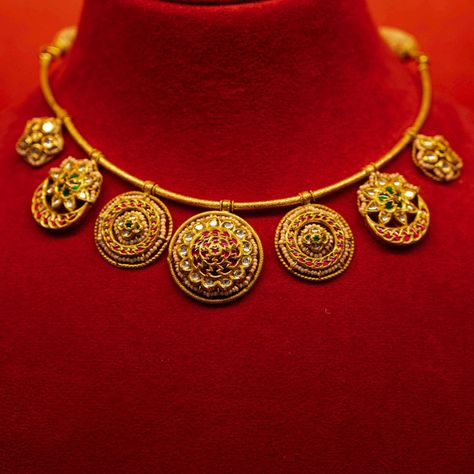 Fashion Jewelry Necklaces Gold, Bridal Jewelry Sets Brides, Bridal Necklace Designs, Gold Bridal Necklace, Fancy Jewelry Necklace, Antique Jewellery Designs, Gold Chain Design, Antique Bridal Jewelry, Indian Jewellery Design Earrings