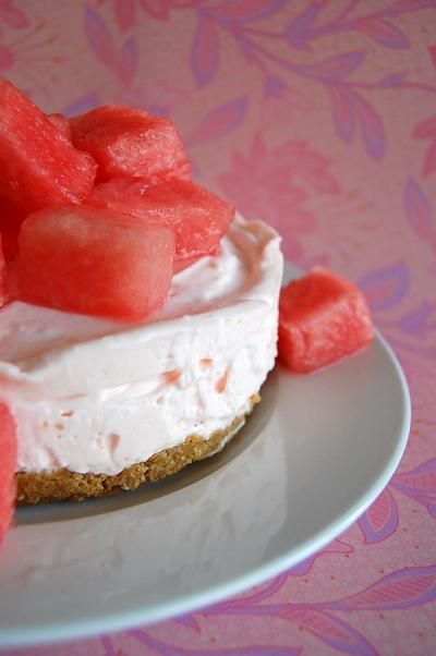 Watermelon Cheesecake, Watermelon Fresca, Yummy Cheesecake, Chilled Desserts, Party Food Dessert, Bistro Food, Bake Cheesecake, Watermelon Recipes, No Bake Cheesecake