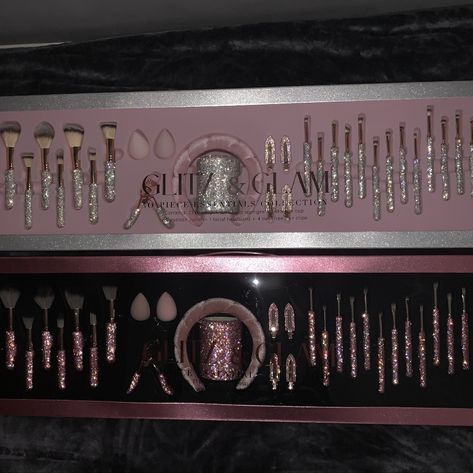 New Glitz And Glam Makeup Brushes (Pink Only) Sold Separately Glitter Makeup Brushes, Glitz And Glam Makeup Brushes, Glitz And Glam Brush Set, Colorgram Makeup, Glitz And Glam Makeup, Glitter Room, Fake Makeup, Bling Makeup, Hair Tool Set