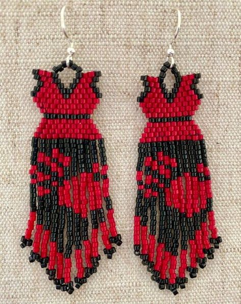 Mmiw Earrings, Red Beaded Dress, Anting Manik, Native Beading, Seed Bead Jewelry Patterns, Native Beading Patterns, Beadwork Designs, Beaded Earrings Diy, Native American Beaded Earrings