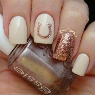 Country girl nails Country Girl Nails, Country Nail Designs, Rodeo Nails, Horse Nails, Horse Shoe Nails, Western Nails, Country Nails, Nail Art 3d, Shoe Nails