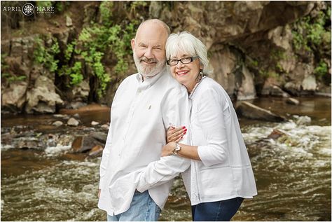 Grandma And Grandpa Photography, Grandpa Photoshoot, Older Family Photography, Grandparents Photoshoot, Older Couple Poses, Grandma Photos, Hare Photography, Grandparent Photo, Fam Pics