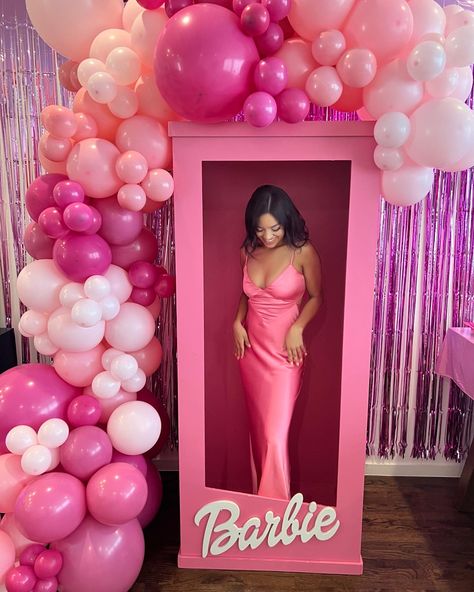 Barbie Birthday Party Ideas, Barbie Pool Party, 17. Geburtstag, Barbie Bachelorette, Barbie Party Decorations, Barbie Theme Party, Barbie Bridal, Barbie Halloween, Barbie Birthday Party