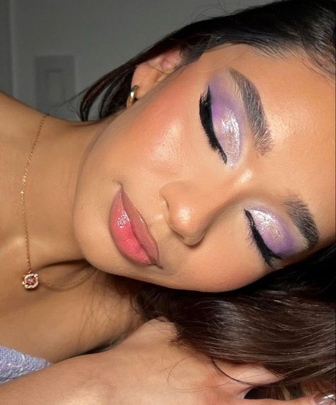 Lilac Makeup Look, Lilac Makeup, Quince Makeup, Quinceanera Makeup, Purple Makeup Looks, Purple Quince, Pink Eyeshadow Look, Purple Quinceanera Dresses, Princess Makeup