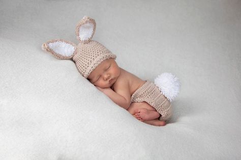 Newborn Photoshoot Crochet Outfit, Rabbit Newborn Photography, Easter Bunny Newborn Pictures, Newborn Photography Easter, Bunny Newborn Pictures, Newborn Bunny Photoshoot, Newborn Easter Basket Photo Shoot, Newborn Easter Pictures At Home, Diy Newborn Easter Pictures