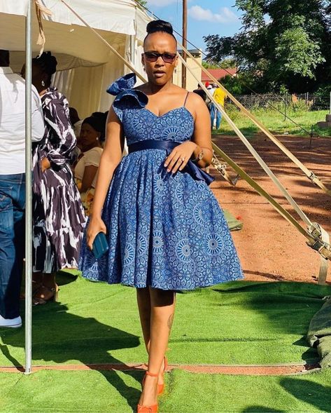 shweshwe 2022 Traditional Tswana Dresses, Lobola Outfits Woman Dresses Zimbabwe, Leteisi Dress Patterns 2023, Setswana Traditional Attire For Women, Seshoeshoe Dress Patterns, Lobola Outfits Bridesmaids, Setswana Traditional Attire, Bridesmaid Dresses Traditional, Leteisi Dress Patterns