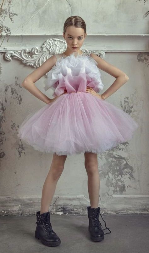 Litle Girls, Bridesmaid Tulle, Sweet Sixteen Dresses, Kids Party Wear Dresses, Princess Flower Girl Dresses, High Fashion Dresses, Kids Dress Patterns, Girls Couture, Kids Fashion Dress