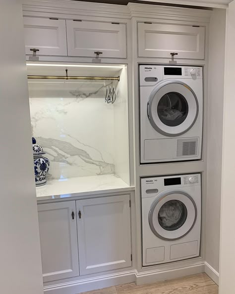 White Laundry Room, Small Utility Room, Utility Room Designs, Stacked Laundry Room, Stylish Laundry Room, Pantry Laundry, Dream Laundry Room, Laundry Cabinets, Laundry Room Closet