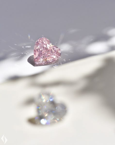 Diamond Aesthetic Gem, White Flower Wallpaper, Pink Diamond Jewelry, Stone Photography, Swimsuit Ideas, Bling Wallpaper, Pink Diamonds, Pink Bling, W Concept