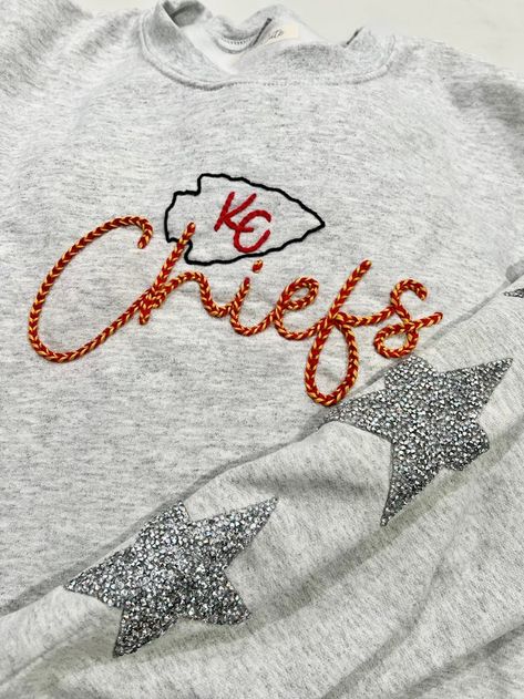 SewCuteiDye - Etsy Hand Embroidered Christmas Shirt, Chenille Embroidery Sweatshirt Diy, Hand Embroidery Designs Sweatshirt, Embroidery Christmas Sweatshirt, Machine Embroidery Designs For Blouses, Hand Embroidery Sweatshirt, Sweatshirt Embroidery Ideas, Football Embroidery, Embroidery Gifts