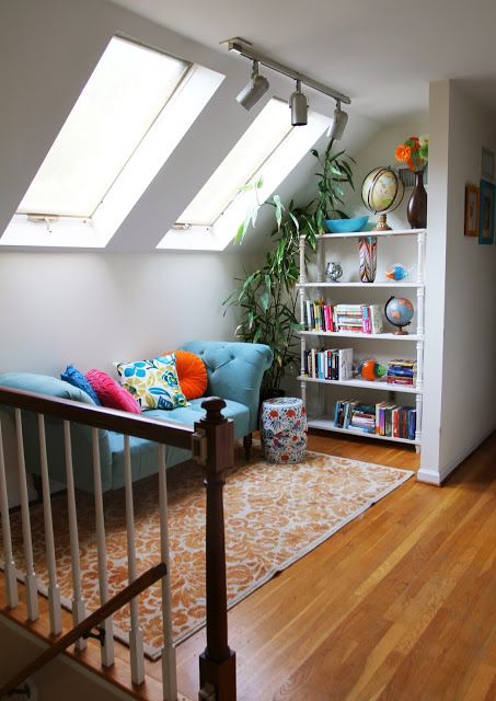 Colorful reading nook on upper staircase landing - chaise and bookshelf Upstairs Landing Ideas, Stairs And Landing Ideas, Hallway Stairs And Landing, Stair Landing Decor, Landing Decor, Landing Ideas, Upstairs Landing, Staircase Landing, Hallway Stairs