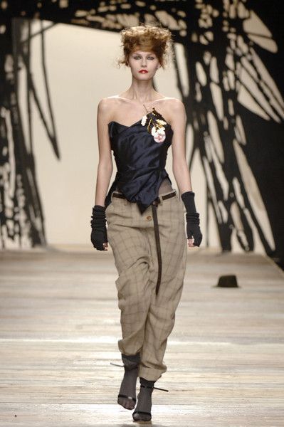 Vivienne Westwood Jumpsuit, Vivene Westwood Aesthetic, Risque Fashion, Vintage Vivienne Westwood Dress, Vivienne Westwood Runway, Madonna Fashion, Vivienne Westwood Fashion, 2006 Runway, Scottish Fashion