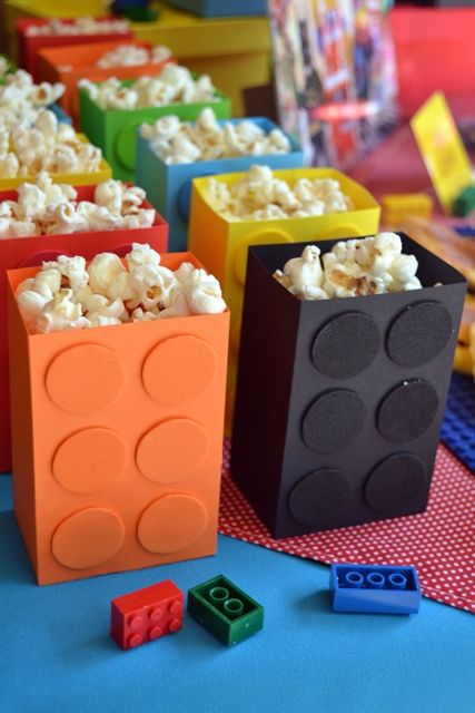 Lego Block Popcorn Boxes Lego Party Decorations, Lego Friends Birthday, Lego Friends Party, Lego Ninjago Party, Lego Ninjago Birthday, Ninjago Birthday Party, Lego Birthday Cake, Lego Themed Party, Fest Temaer