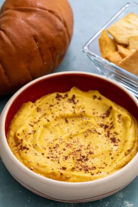 Pumpkin Dip Recipe, Puree Recipes, Dip Vegan, Pumpkin Puree Recipes, Savory Pumpkin, Pumpkin Dip, Bagel Chips, Deli Meats, Savory Vegan