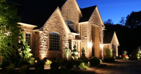 Uplighting vs. Downlighting: What is Right for Your Space Soffit Lighting, Exterior House Lights, House Lighting Outdoor, Landscape Lighting Design, House Facade, Outdoor Landscape Lighting, Building House, Lighting Plan, Pathway Lighting