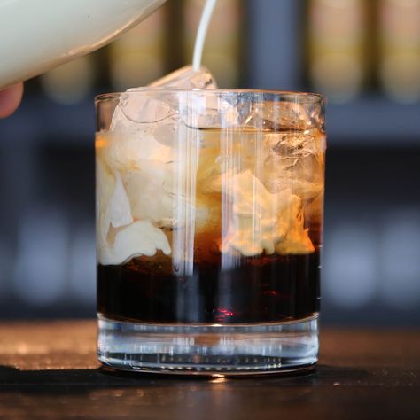 White Russian Drink, White Russian Recipes, Salted Caramel Coffee, Kahlua Coffee Liqueur, Frozen Coffee, Coffee Liqueur, Clam Recipes, Caramel Coffee, White Russian