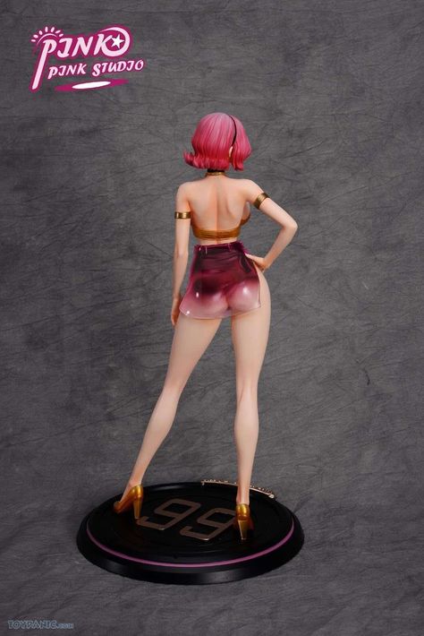 ToyPanic - Toys, figures, collectibles & games in Malaysia Vinsmoke Reiju, Action Figure One Piece, Gold Bra, Pink Studio, Character Statue, One Piece Figure, Tiger Tank, Gold Jacket, One Piece 1