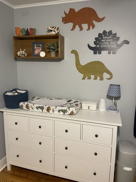 Dinosaur nursery for baby boy 🦖🦕 Some of the other dinosaur decor can be found at Hobby Lobby including; dinosaur skulls, roar sign and dinosaurs on the wall. #ad #babyboynursury #dinosaurnursery #dinosaurroom #dinosaurthemed Dinosaur Theme Nursery For Boys, Baby Boy Nursery Dinosaur Theme, Boy Nursery Dinosaur Theme, Dinasour Nursery Boy Ideas, Land Before Time Nursery, Dino Nursery Theme, Dinosaur Nursery Ideas, Nursery Dinosaur Theme, Baby Boy Dinosaur Nursery