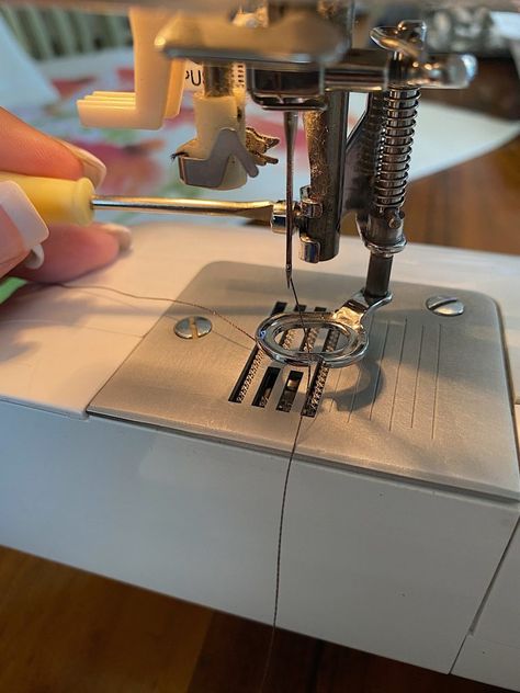 Sewing Machine Bobbin Issues, Sewing Machine Covers, Make A Pillow Cover, Sewing Machine Tension, Make A Pillow, Sewing Machine Repair, Brother Sewing Machines, Sewing Machine Basics, Sewing Machine Projects