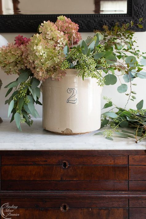 Coastal Fall Home Tour - Simple Decor Ideas for Fall | Finding Silver Pennies #falldecor #homedecor #styling #floral #floralinspiration Crock Decor, Coastal Fall, Vintage Crock, Deco Table Noel, Interior Vintage, White Vase, Deco Floral, Antique Decor, Spring Home