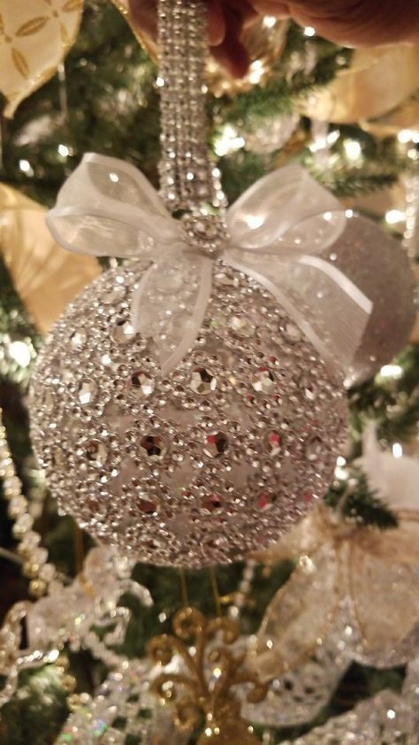 Rhinestone Christmas Ornaments Diy, Decorated Christmas Balls, Rhinestone Ornaments Diy, Pearl Christmas Ornaments, Rhinestone Christmas Ornaments, Shabby Chic Christmas Ornaments, Fancy Christmas Ornaments, Pink Christmas Ornaments, Christmas Bling