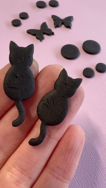 Black Cat Polymer Clay Earrings, Black Polymer Clay Ideas, Cat Earrings Diy, Cat Earrings Polymer Clay, Polymer Clay Cat, Black Kitties, Clay Cat, Clay Supplies, Clay Magnets