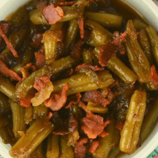 Sweet and Sour Green Beans with Bacon Recipe - These Old Cookbooks Sweet And Sour Green Beans, Green Bean Side Dish Recipes, Sweet Green Beans, String Bean Recipes, Bacon Beans, Fresh Green Bean Recipes, Sweet And Sour Recipes, Beans With Bacon, Green Beans Side Dish