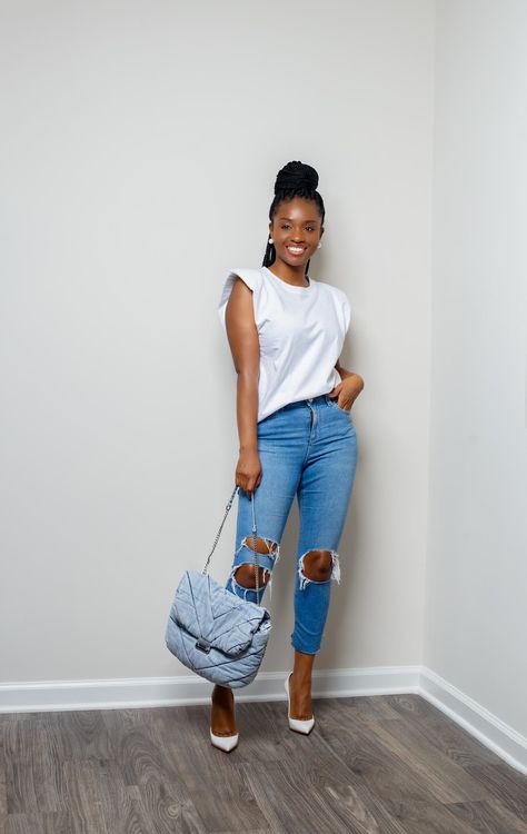 Friday Casual Work Outfit, Birthday Outfits Black Women, Petite Outfits Casual, Stylish Jeans Outfit, Birthday Outfits Black, Denim Attire, Fashion Article, Printed Skirt Outfit, Outfits Black Women