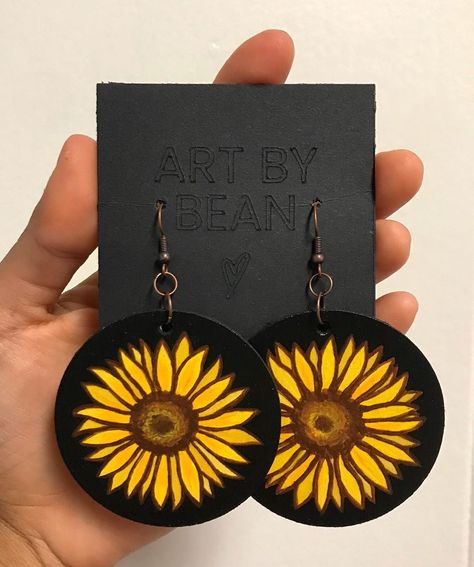 Sabrina on Instagram: “Custom order 🌻💛✨ DM to place your order! Perfect as a gift for someone, or just a gift to yourself ❤️ . . . #Art #ByMe #MyArt #Handmade…” Earrings Handmade Boho, Terracotta Jewellery Designs, Diy Earrings Easy, Wood Jewelery, Diy Fabric Jewellery, Flowers Jewelry, Polymer Clay Jewelry Tutorials, Beaded Earrings Diy, Handmade Paint