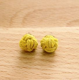 Yarn Ball Earrings, Monkey Knot, Midwest Kitchen, Yarn Earrings, Ball Crochet, All About Ami, Diy Gifts Cheap, Monkey Fist Knot, Easy Yarn Crafts