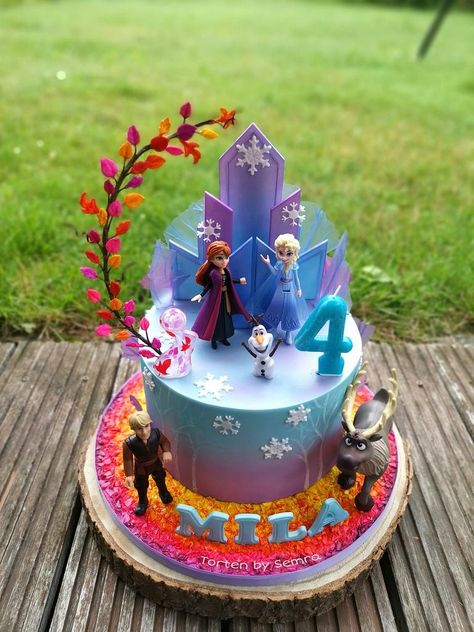 Frozen 2 Cake - cake by TortenbySemra - CakesDecor Snowflake Shaped Cake, Frozen 2 Birthday Party Ideas Cake, Else Birthday Cake, Frozen Cake 3rd Birthday, Frozen 2 Themed Birthday Party, Frozen Cakes Ideas, Elsa Frozen 2 Birthday Party Ideas, Frozen 5th Birthday Cake, Elsa Birthday Party Cake